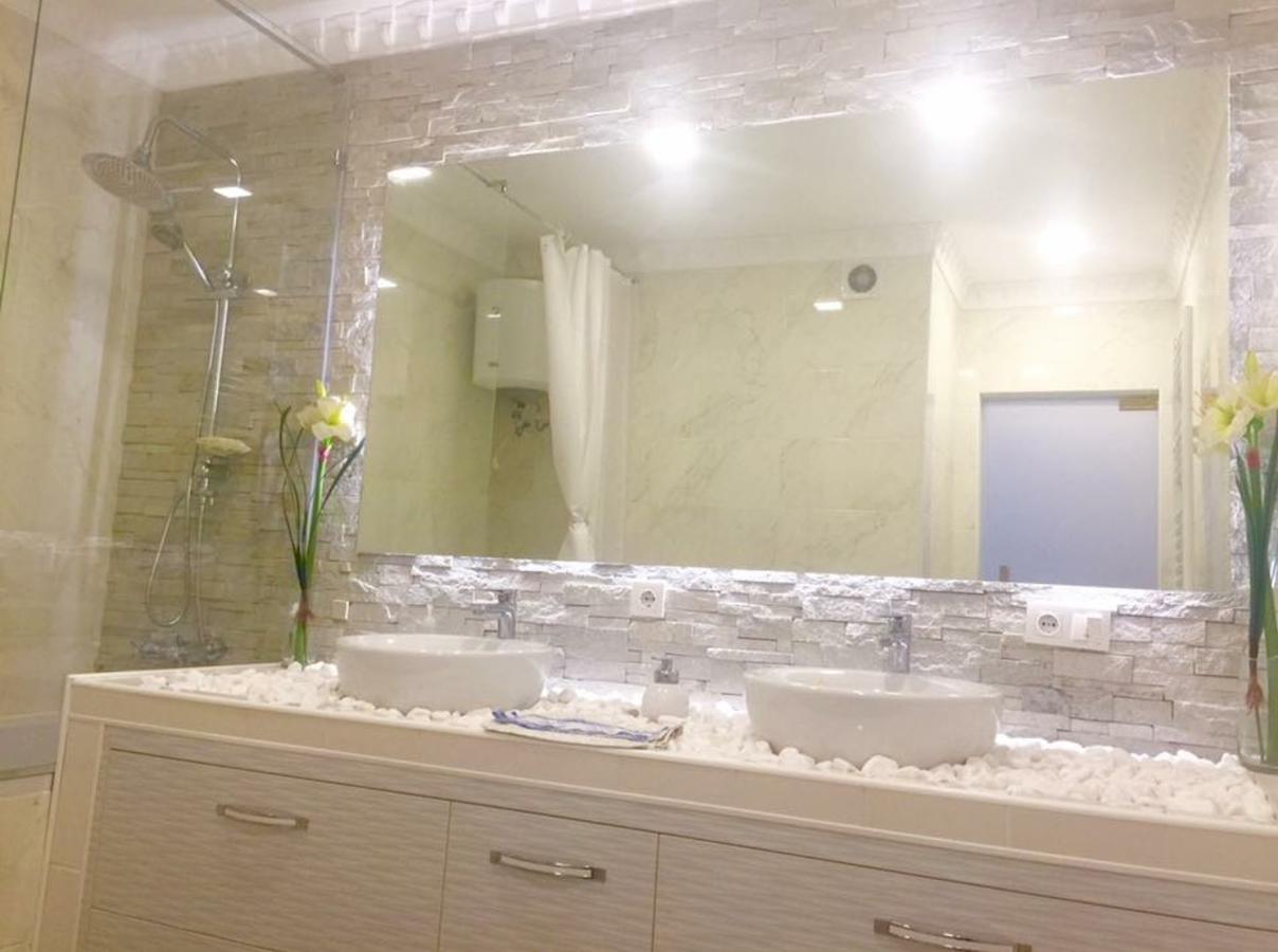 2 Bedrooms Heart Of City Center Κισινάου Εξωτερικό φωτογραφία